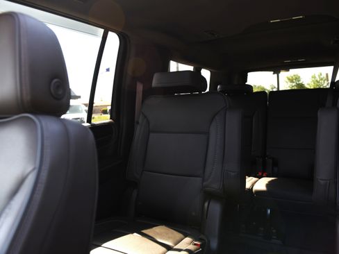 Used 2023 GMC Yukon XL Denali w/ LPO, Floor Liner Package AWD/4WD image 17