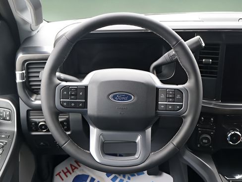 New 2026 Ford F250 Lariat w/ Black Appearance Package AWD/4WD image 12