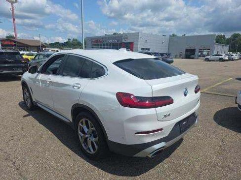 Used 2022 BMW X4 xDrive30i w/ Premium Package AWD/4WD image 2