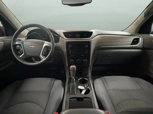 Used 2014 Chevrolet Traverse LT w/ LPO, 'HIT The Road' Package FWD image 9