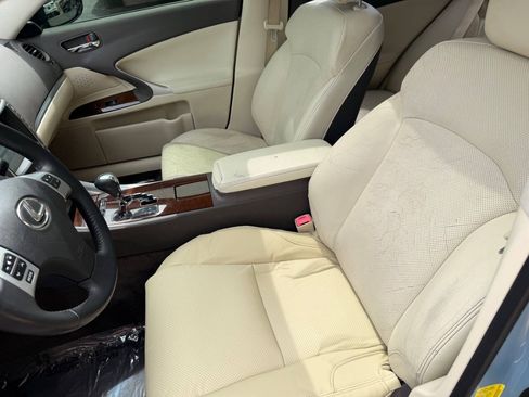 Used 2011 Lexus IS 250 w/ Premium Pkg Value Edition RWD image 17