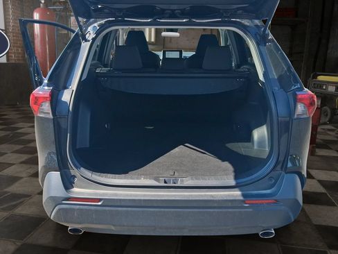 Used 2025 Toyota RAV4 XLE AWD/4WD image 10