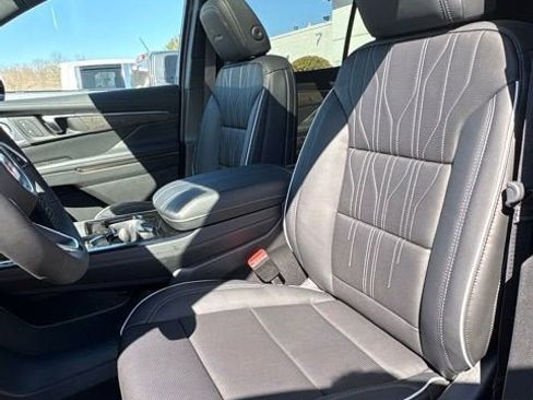 New 2026 Buick Enclave Avenir w/ Super Cruise Package AWD/4WD image 13