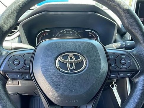 Used 2025 Toyota RAV4 LE AWD/4WD image 22