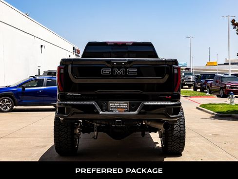 Used 2024 GMC Sierra 2500 AT4 w/ AT4 Premium Plus Package AWD/4WD image 7