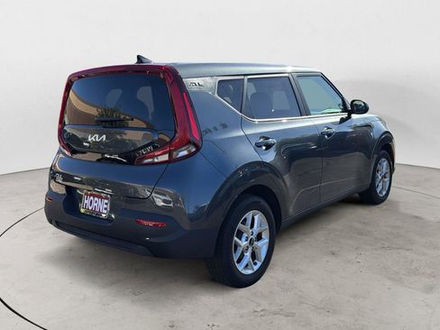 Used 2022 Kia Soul LX w/ Technology Package image 5