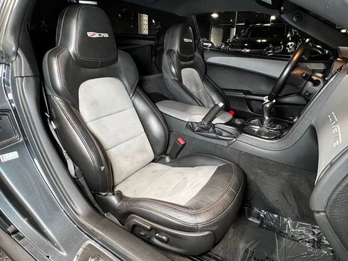 Used 2013 Chevrolet Corvette Z06 w/ 3LZ Preferred Equipment Group image 4