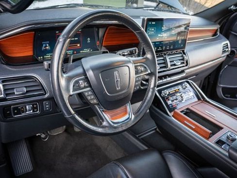 Used 2024 Lincoln Navigator Reserve AWD/4WD image 18