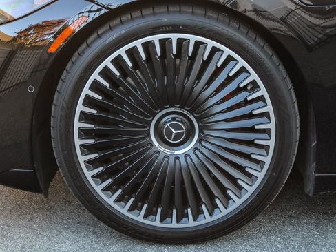 Certified 2023 Mercedes-Benz EQS AMG 4MATIC image 12