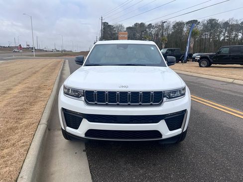 New 2026 Jeep Grand Cherokee Limited w/ Trailer Tow Package image 9
