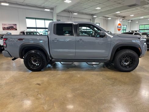 Used 2024 Nissan Frontier PRO-4X w/ Off-Road Protection Package AWD/4WD image 9