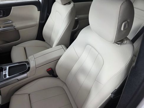 New 2026 Mercedes-Benz GLB 250 image 8
