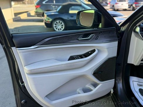 Used 2021 Jeep Grand Cherokee L Overland w/ Luxury Tech Group IV image 18