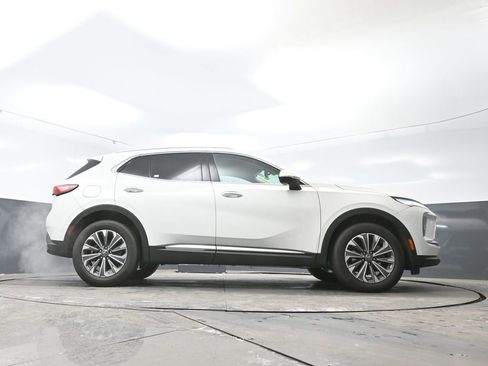 Used 2024 Buick Envision Preferred image 25