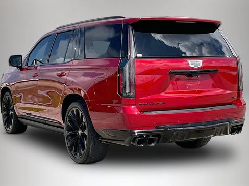 Used 2026 Cadillac Escalade V w/ LPO, ONYX Package AWD/4WD image 4