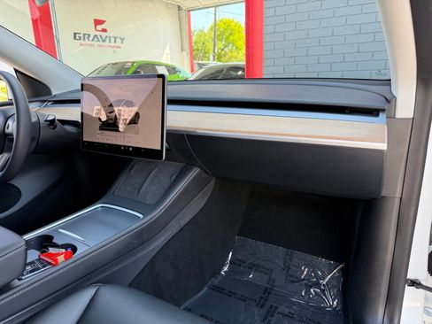 Used 2023 Tesla Model Y Long Range image 17