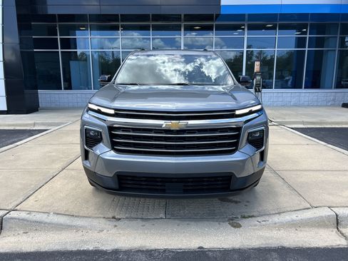 New 2026 Chevrolet Traverse LT w/ Sun and Wheel Package image 2