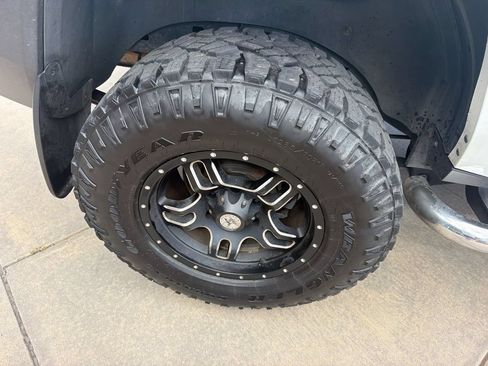 Used 2006 HUMMER H3 w/ Chrome Appearance Package AWD/4WD image 13