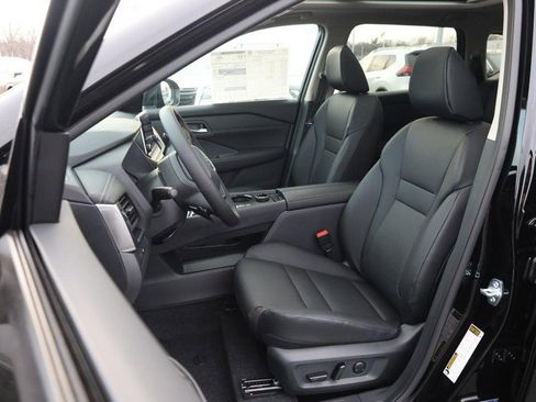 New 2026 Nissan Rogue SV image 10