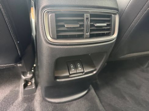 Used 2022 Honda CR-V Touring image 19