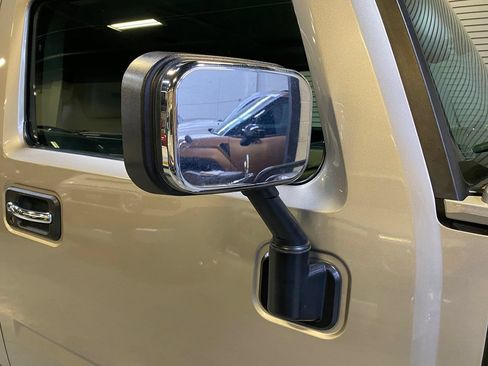 Used 2004 HUMMER H2 w/ Preferred Equipment Group AWD/4WD image 16