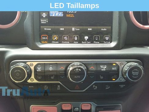 Used 2020 Jeep Wrangler Unlimited Sahara AWD/4WD image 32