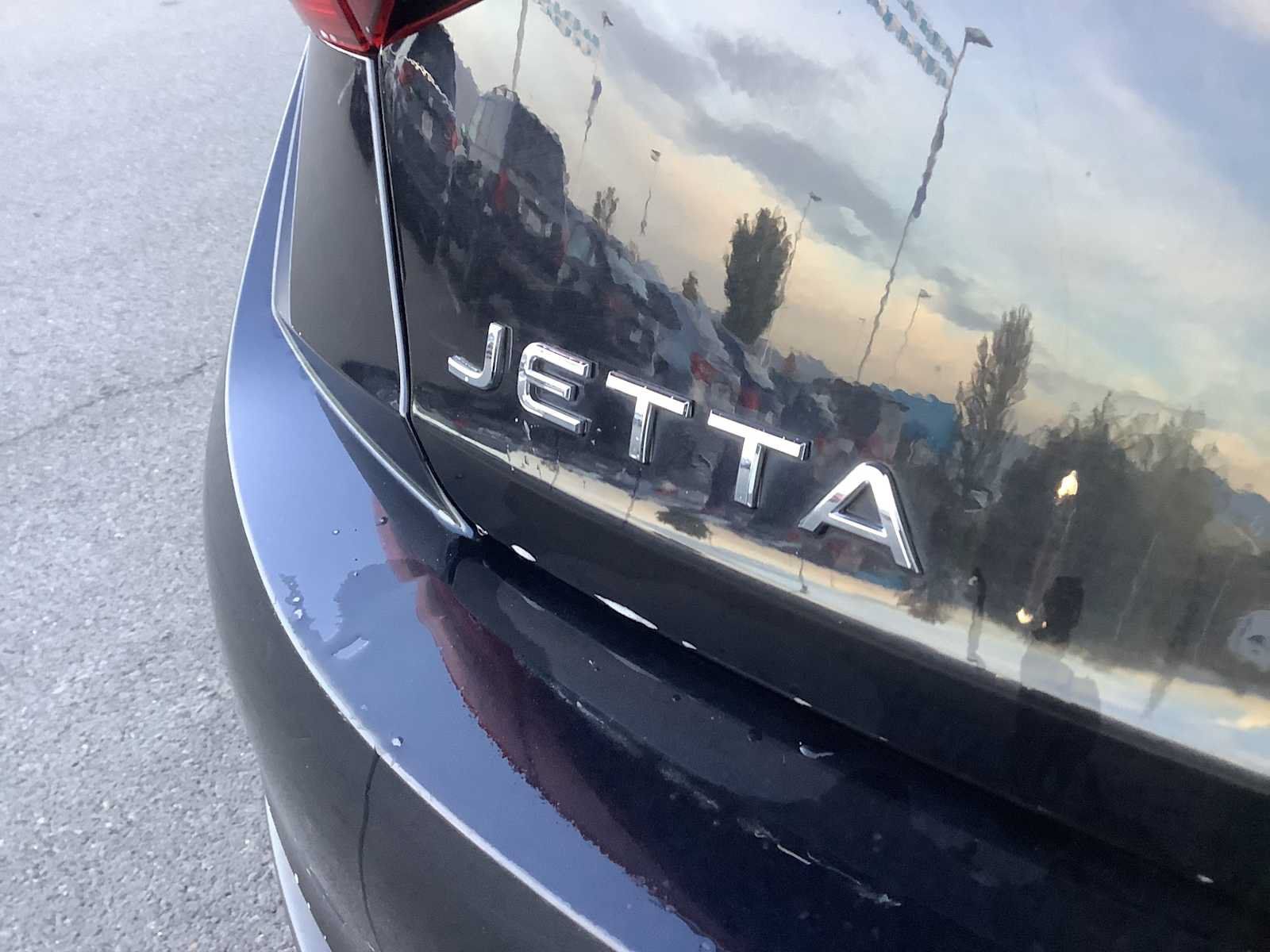 Used 2024 Volkswagen Jetta SE FWD image 6