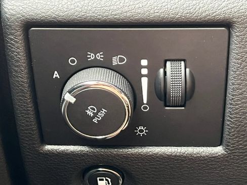 Used 2020 Jeep Grand Cherokee Limited AWD/4WD image 18