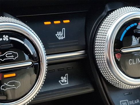 Used 2023 Genesis G70 3.3T w/ Sport Advanced Package image 26