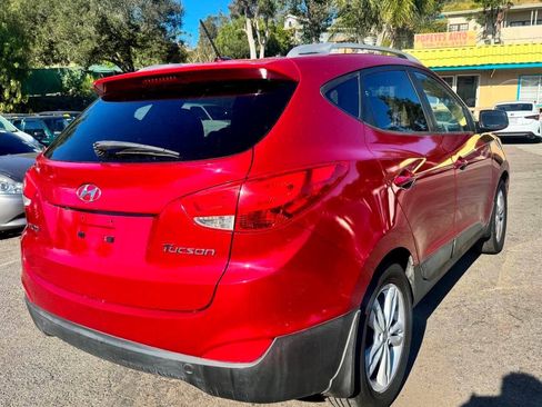 Used 2011 Hyundai Tucson GLS w/ Navigation Pkg 2 FWD image 6