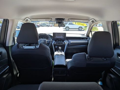 Used 2021 Toyota Venza LE w/ Carpet Mat Package (TMS) AWD/4WD image 13