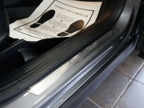 Used 2021 Mercedes-Benz GLB 250 4MATIC image 45