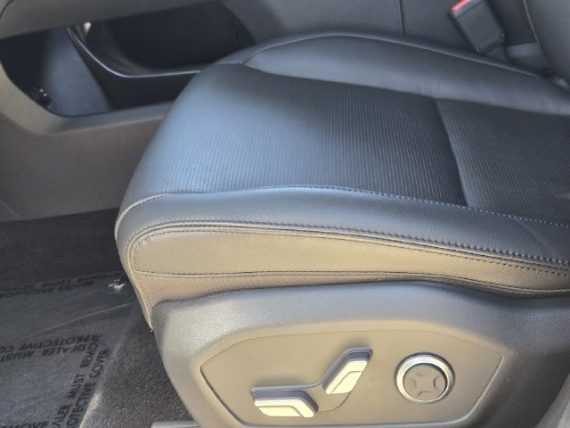 Certified 2026 Hyundai Santa Fe Limited AWD/4WD image 17