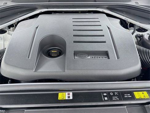 Certified 2023 Land Rover Range Rover SE image 32