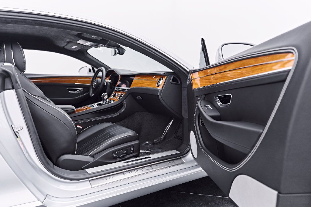 Used 2020 Bentley Continental GT AWD/4WD image 30