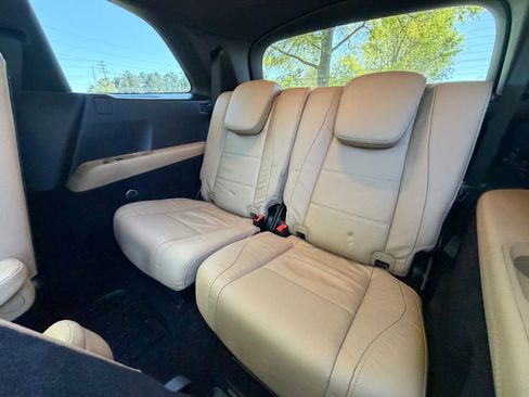 Used 2024 Mercedes-Benz GLS 580 4MATIC image 16