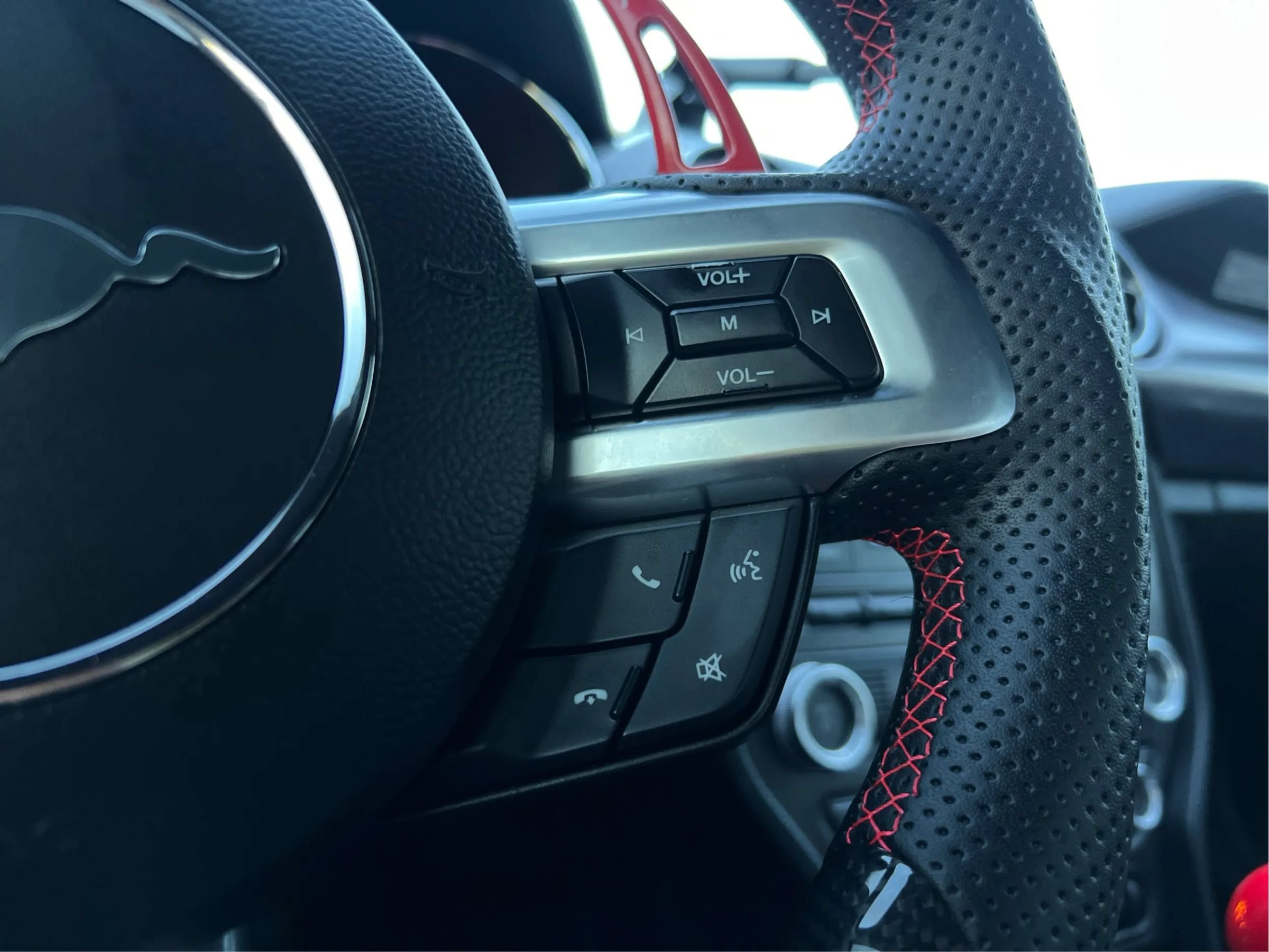 Used 2016 Ford Mustang GT RWD image 25