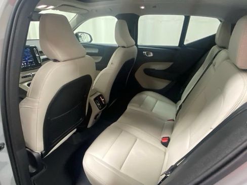 Used 2026 Volvo XC40 B5 Plus AWD/4WD image 13