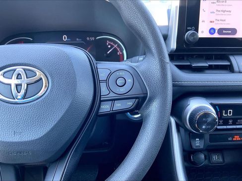 Used 2024 Toyota RAV4 XLE FWD image 24