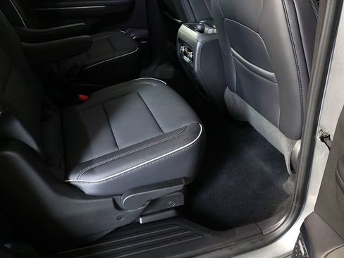 Used 2026 Buick Enclave Preferred FWD image 34