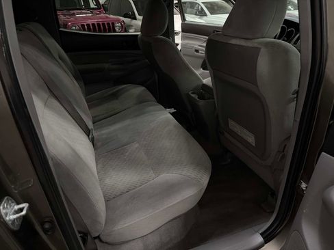Used 2011 Toyota Tacoma 4x4 Double Cab w/ SR5 Pkg #2 image 14