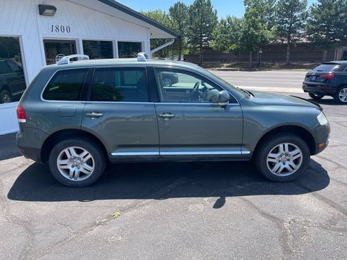 Used 2004 Volkswagen Touareg V8 AWD/4WD image 2