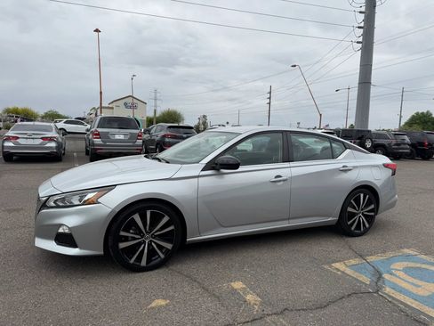 Used 2022 Nissan Altima 2.5 SR FWD image 5
