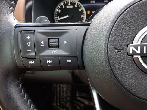 Used 2022 Nissan Pathfinder Platinum AWD/4WD image 22