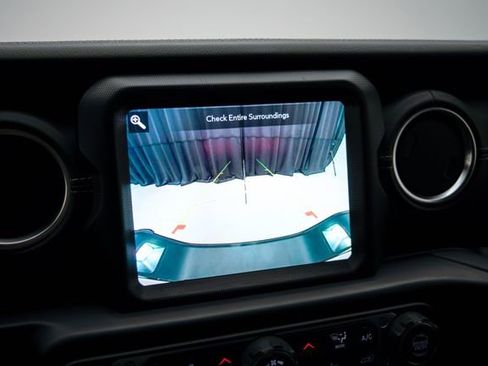 Used 2021 Jeep Gladiator Overland w/ Uconnect 4C Nav & Sound Group image 28