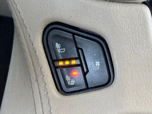 Used 2018 GMC Yukon Denali w/ Denali Ultimate Package image 35