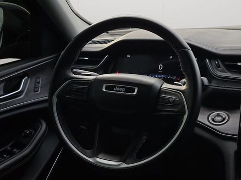 Used 2022 Jeep Grand Cherokee L Limited image 19