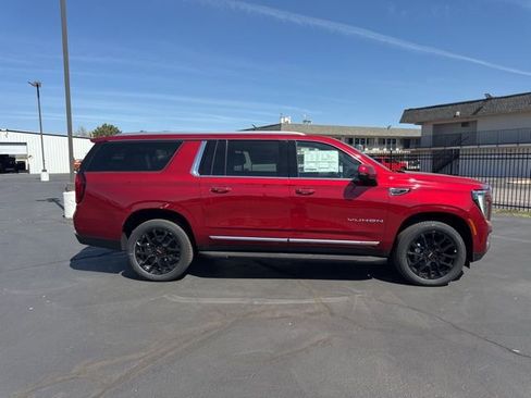New 2026 GMC Yukon XL Elevation w/ LPO, Floor Liner Package AWD/4WD image 2