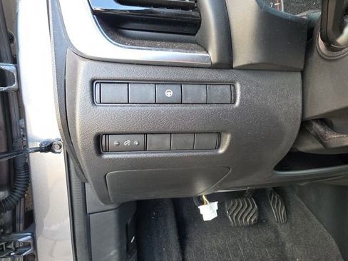 Used 2022 Nissan Rogue SV image 14