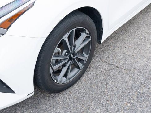 Used 2024 Kia Forte LXS FWD image 9